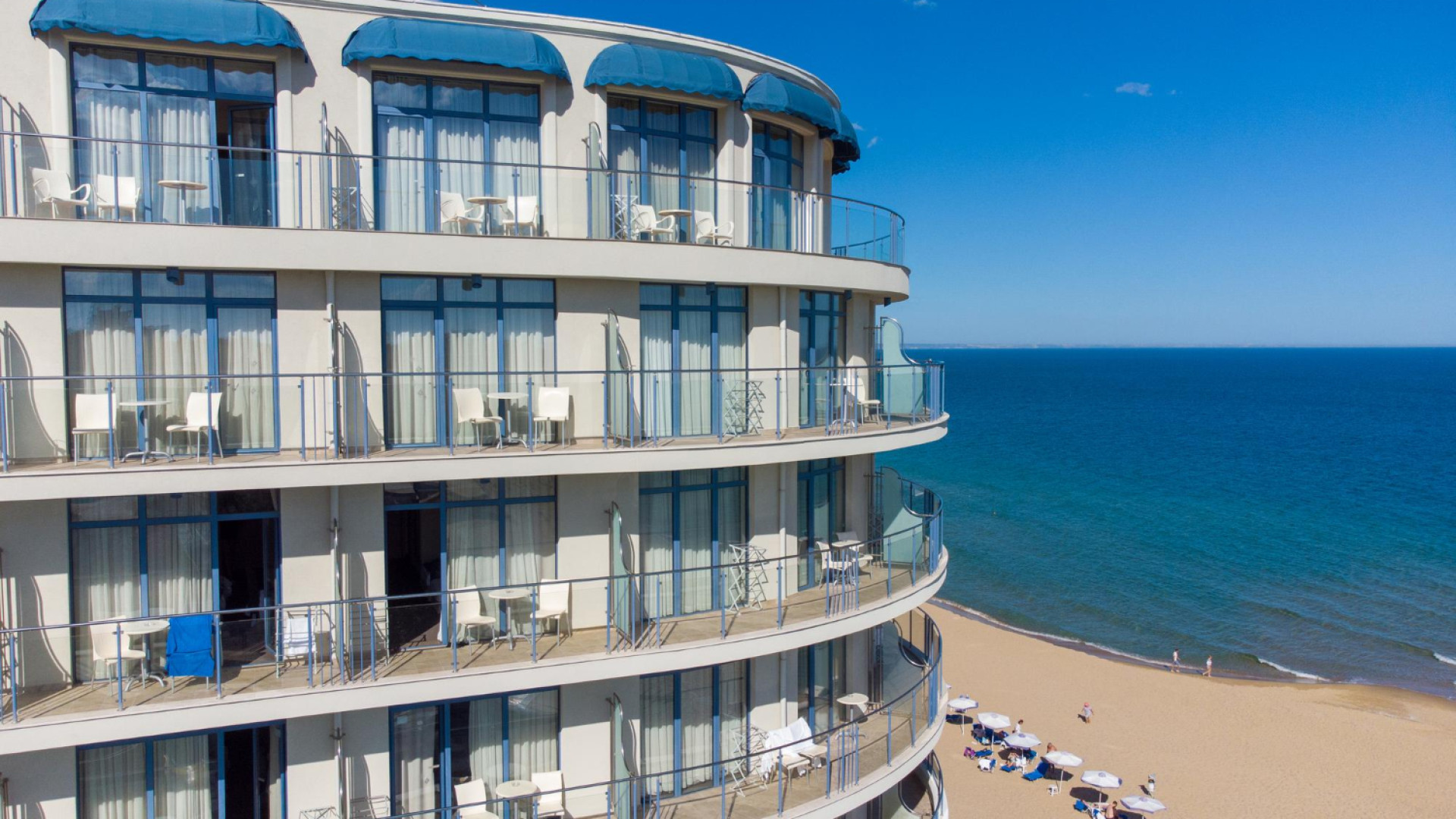 Vue mer, accès plage et services premium : ces hôtels qui transforment vos vacances